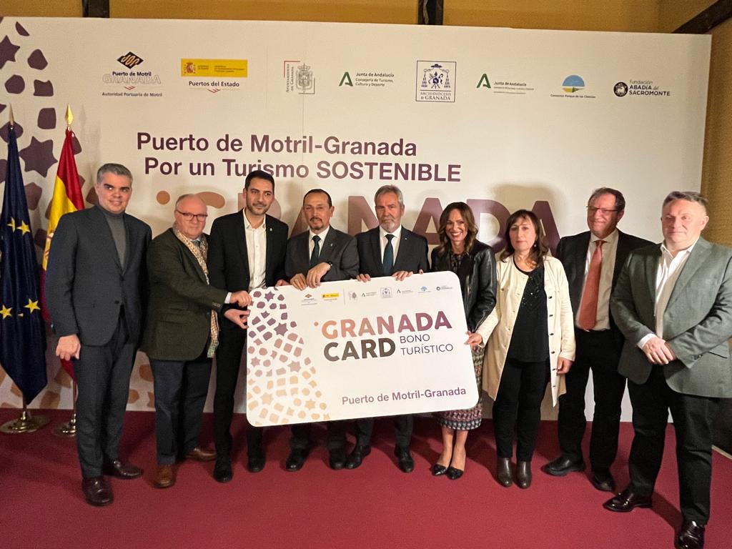 La Autoridad Portuaria de Motril alcanza un acuerdo mpara crear una modalidad del bono turístico de Granada para los cruceros de lujo y premium que llegan al Puerto
